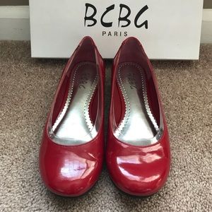 BCBG Paris ballet flats